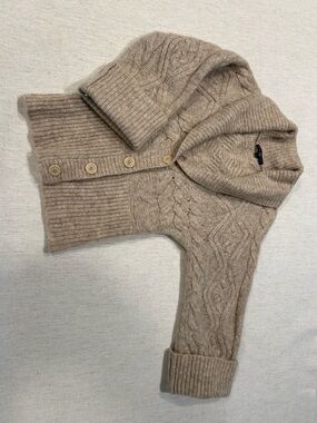 GAP SWEATER WOMEN’S SIZE SMALL 

Cable Knit - Front Button- Beige
